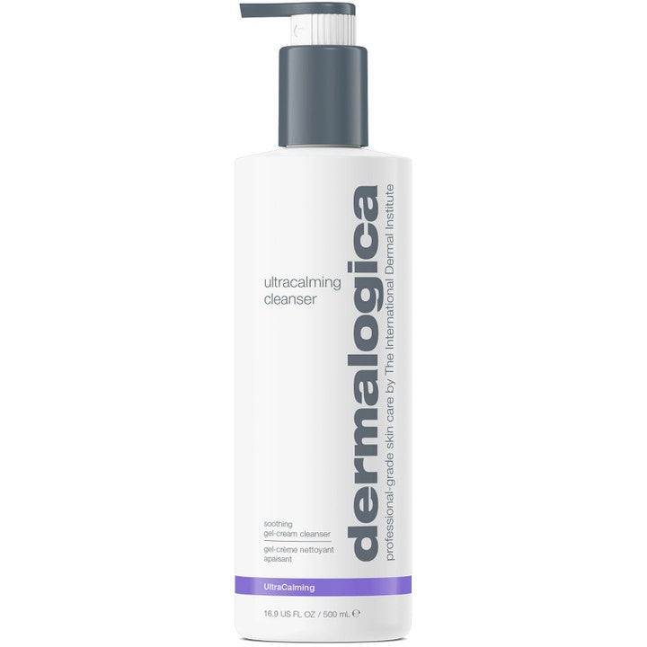 Dermalogica Ultracalming Cleanser 500 ml rauhoittava puhdistusvoide valkoisessa pumppupullossa harmaalla korkilla