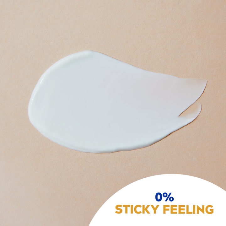NIVEA UV Face Sensitive SPF50 50 ml aurinkovoide kasvoille valkoinen koostumus ja teksti 0% sticky feeling