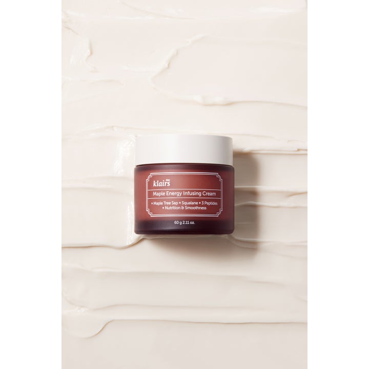 Klairs Maple Energy Infusing Cream 60 g ravitseva kasvovoide ruskeassa purkissa kermanvaalealla voidetaustalla.