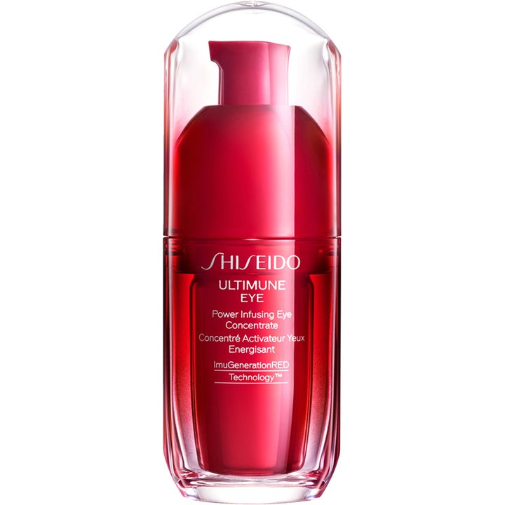 Shiseido Ultimune Eye Power Infusing Eye Concentrate 15 ml vahvistava silmänympärysseerumi punaisessa pumppupullossa
