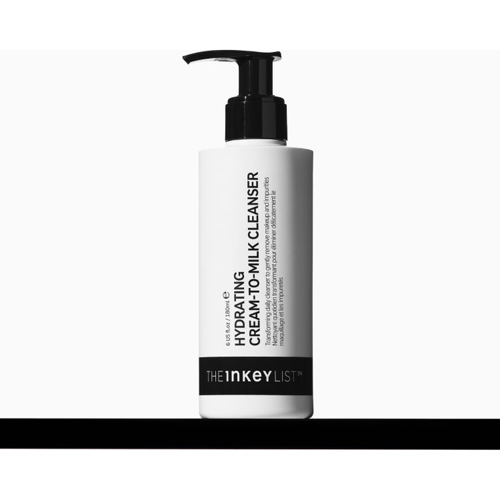 The INKEY List Hydrating Cream to Milk Cleanser 180 ml kosteuttava kasvojenpuhdistusaine valkoisessa pumppupullossa.