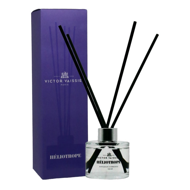 Victor Vaissier Diffuser Héliotrope Purple 100 ml huonetuoksu luo tunnelmaa kirkkaassa lasipullossa mustilla tikuilla.