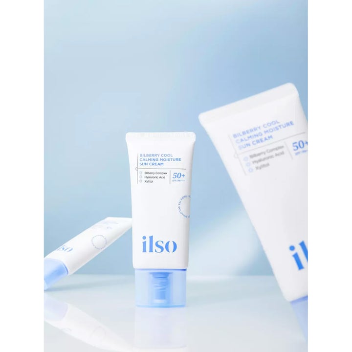 Ilso Bilberry Sun Cream 50 ml rauhoittava SPF 50+ aurinkovoide kasvoille valkoisessa tuubissa sinisellä korkilla.