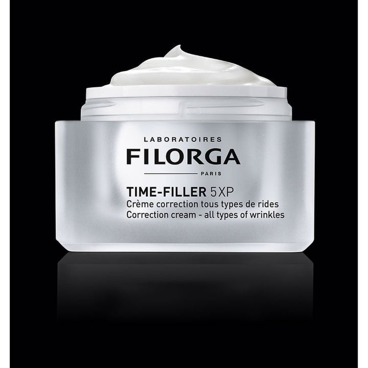 Filorga Time-Filler 5XP silottava kasvovoide huurteisessa hopeisessa purkissa täyteläisellä valkoisella koostumuksella