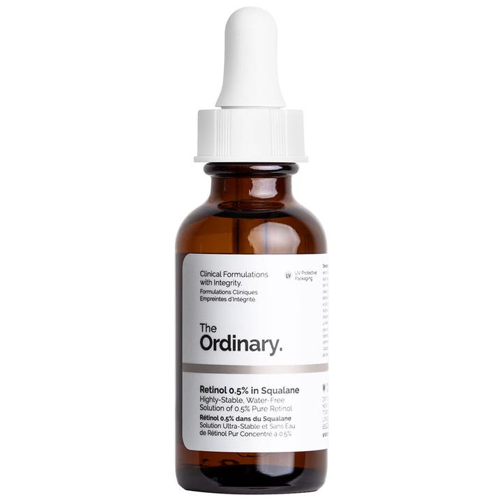 The Ordinary Retinol 0.5% in Squalane 30 ml silottava seerumi ruskeassa UV-suojatussa lasipullossa valkoisella pipetillä