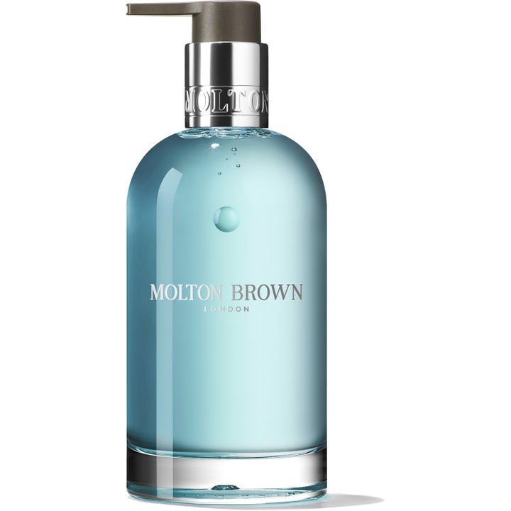 Molton Brown Coastal Cypress & Sea Fennel Bath & Shower Gel 300 ml puhdistava suihkugeeli turkoosissa pumppupullossa