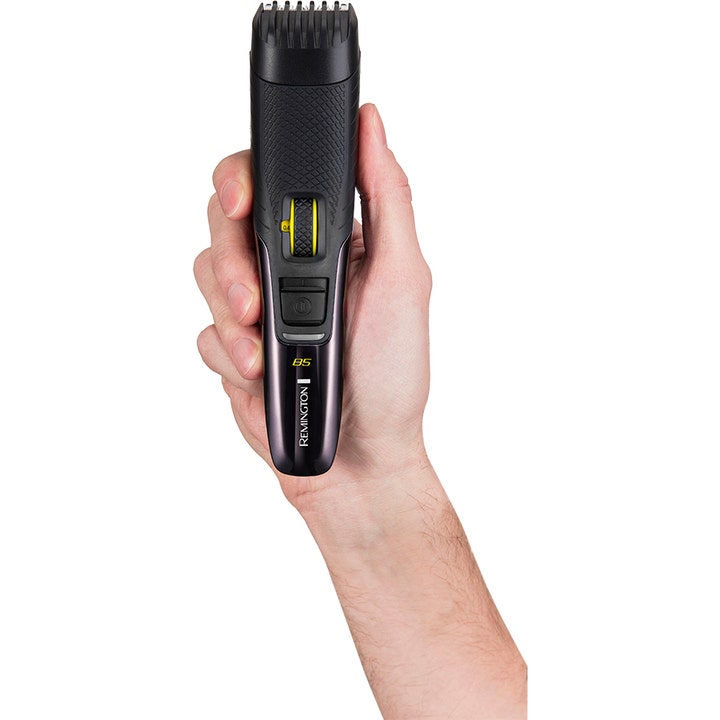 Remington MB5000 Style Series Beard Trimmer B5 partatrimmeri kädessä tarkkaa parranajoa varten
