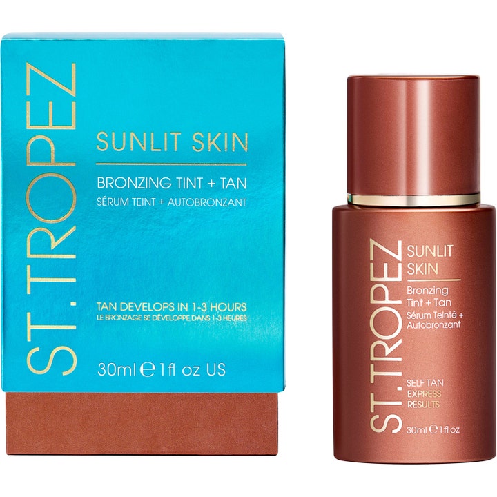 St.Tropez Self Tan Express Sunlit Skin 30 ml itseruskettava seerumi turkoosissa rasiassa ja pronssisessa pullossa.
