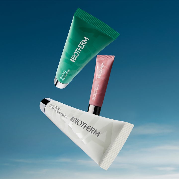 Biotherm Aquasource Hydra Barrier Cream 30 ml kasvovoide valkoisessa tuubissa sinistä taivasta vasten.