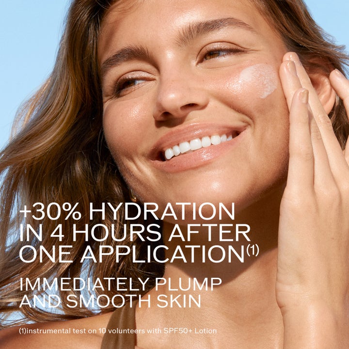 Shiseido Global Sun Care Lotion SPF30 300 ml kosteuttava aurinkovoide silottaa ihoa ja antaa 30 % lisää kosteutta.