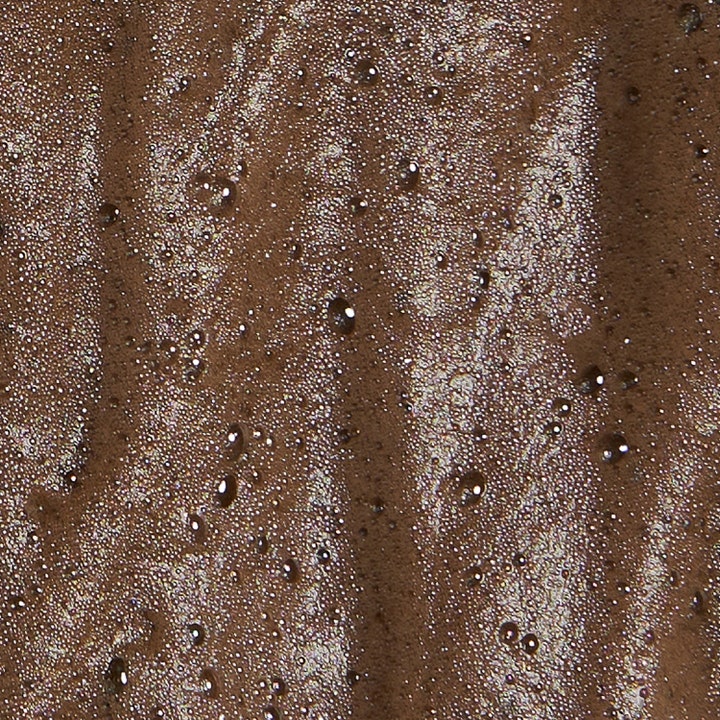 Bronza Bronzing Mousse Deep Bronze 200 ml itseruskettava vaahto on koostumukseltaan ilmavaa ja tummanruskeaa