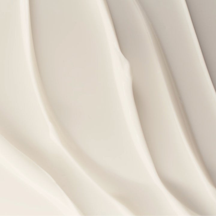 Nuxe Men Anti Age Cream 50 ml anti-age kasvovoide, jossa on täyteläinen ja sileä valkoinen voidekoostumus.