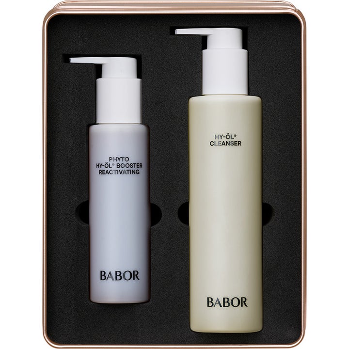 Babor Hy-Öl Cleanser ja Phyto Booster syväpuhdistava setti vaaleissa pumppupulloissa mustassa rasiassa.