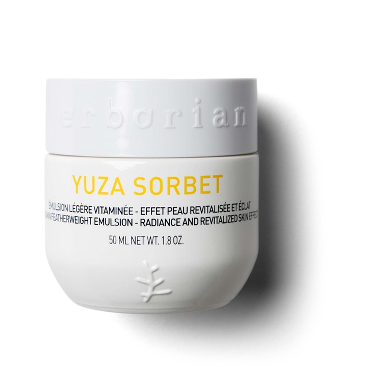 Erborian Yuza Sorbet 50 ml kirkastava kasvovoide heleyttää ihoa valkoisessa purkissa keltaisella tekstillä