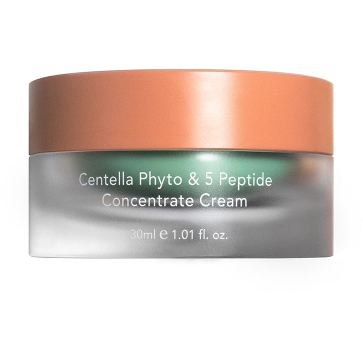 Haruharu Wonder Centella Phyto & 5 Peptide Concentrate Cream 30 ml kasvovoide huurteisessa lasipurkissa kuparikannella