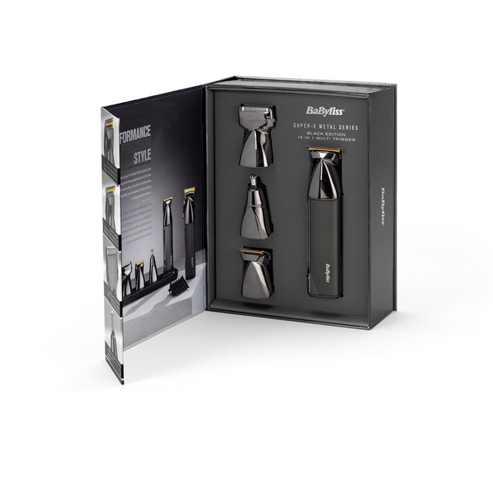 BaByliss Super X Metal 15 in 1 Multi-Trimmer MT991E on tyylikäs musta partatrimmeri avatussa lahjapakkauksessa.