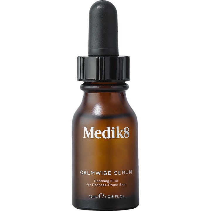 Medik8 Calmwise Serum 15 ml rauhoittava seerumi punoitukseen ruskeassa lasipullossa mustalla pipetillä