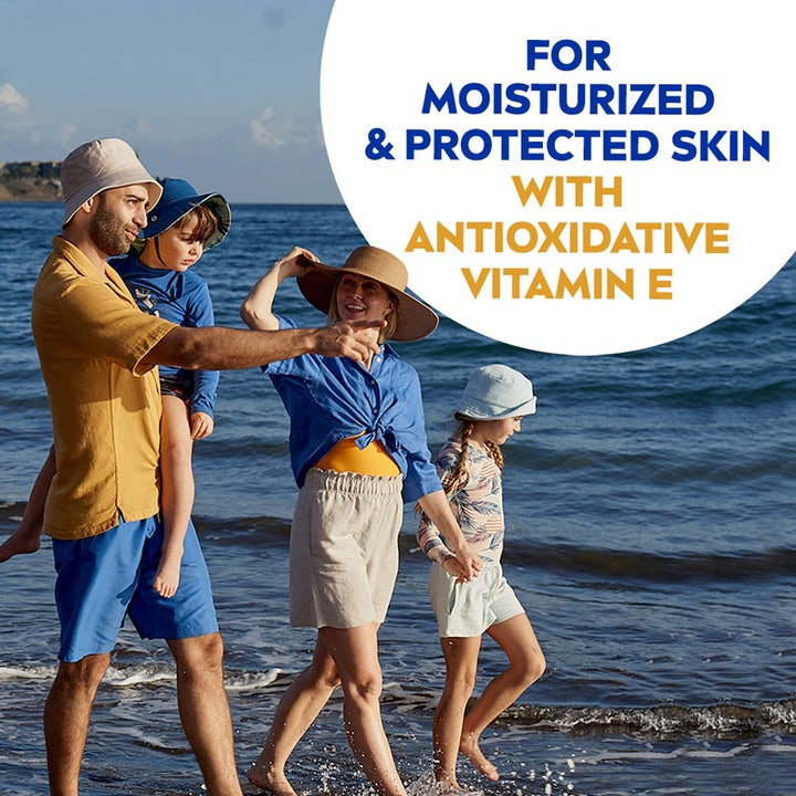 Nivea Protect & Moisture Sun Lotion SPF20 200 ml kosteuttava aurinkovoide, perhe rannalla ja Vitamin E -teksti.