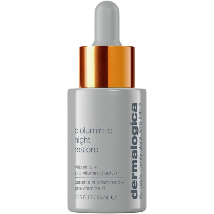 Dermalogica Biolumin-C Night Restore 25 ml kirkastava yöseerumi harmaassa pullossa jossa on kuparinvärinen kaulus.