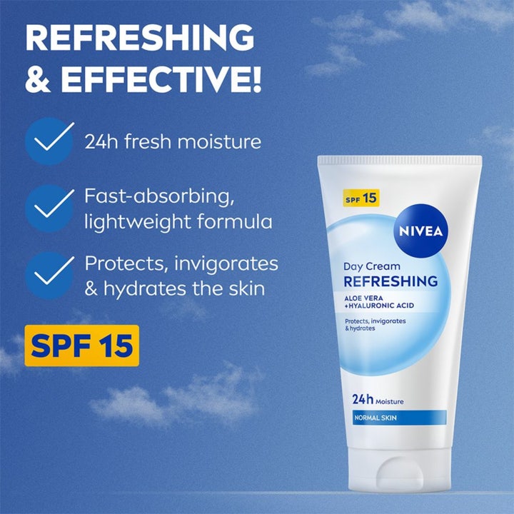 Nivea Refreshing Day Cream 50 ml kosteuttava päivävoide SPF 15 valkoisessa tuubissa aloe veralla ja hyaluronihapolla