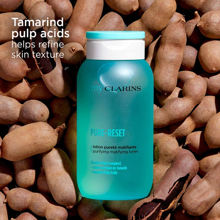 Clarins MyPure-Reset Purifying Matifying Toner 200 ml mattaava kasvovesi silottaa ihon pintaa tamarindin avulla.