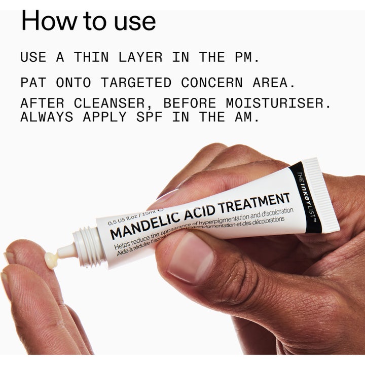 The INKEY List Mandelic Acid Treatment 15 ml hoitotuote pigmenttiläiskiin levitettynä kädelle.