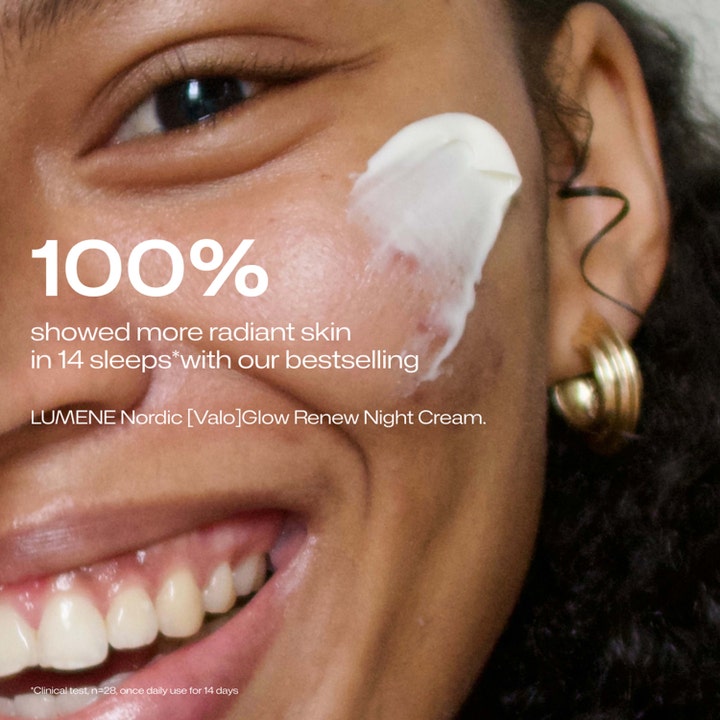 Lumene Nordic-C Glow Renew Night Cream 50 ml kirkastava yövoide ja täyteläinen voidekoostumus iholla.
