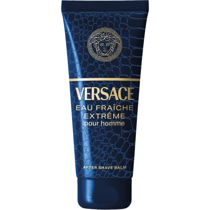 Versace Eau Fraîche Extrême Pour Homme After Shave Balm rauhoittaa ihoa sinisessä krokotiilikuvioisessa tuubissa.