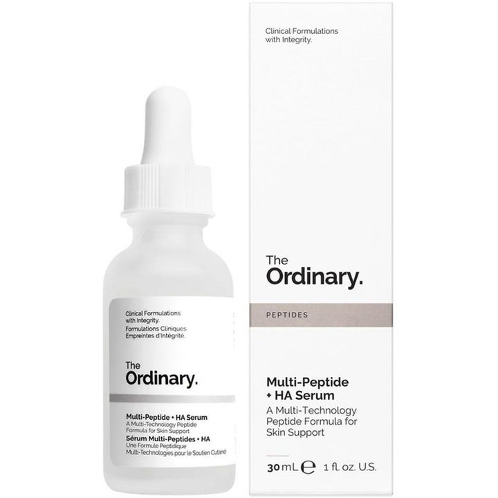 The Ordinary Multi-Peptide + HA Serum 30 ml ihoa tukeva seerumi huurteisessa lasipullossa ja valkoisessa rasiassa.