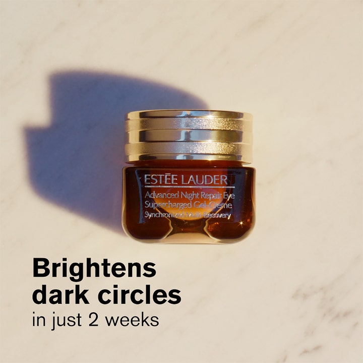 Estée Lauder Advanced Night Repair Eye 15 ml vaalentaa tummia silmänalusia 2 viikossa kultakantisessa ruskeassa purkissa.