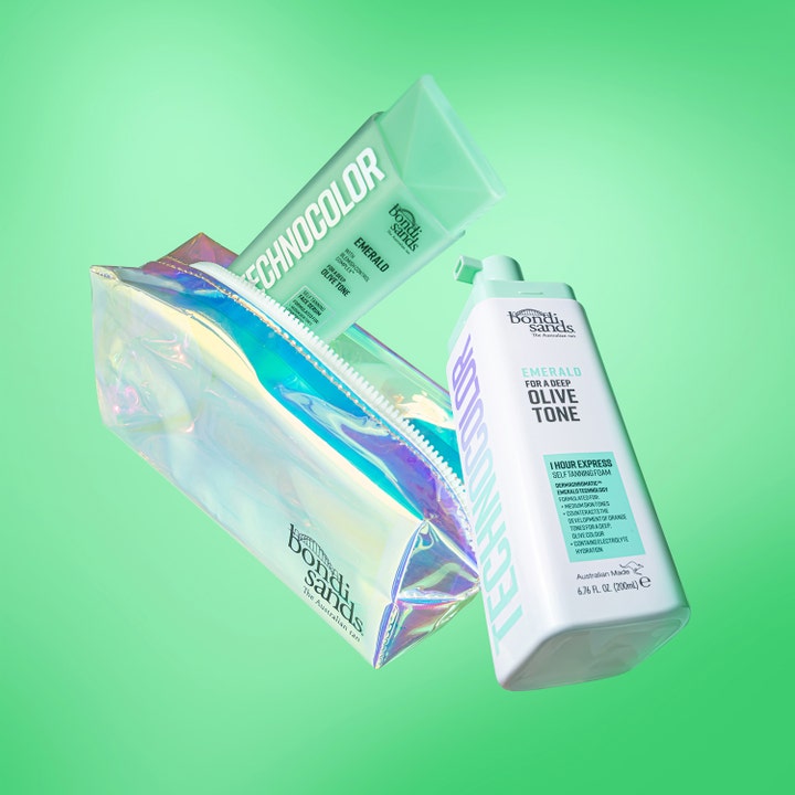 Bondi Sands Technocolor Self Tanning Face Serum Emerald 50 ml luo syvän oliivinsävyn, seerumi ja vaahto hohtavassa pussissa.