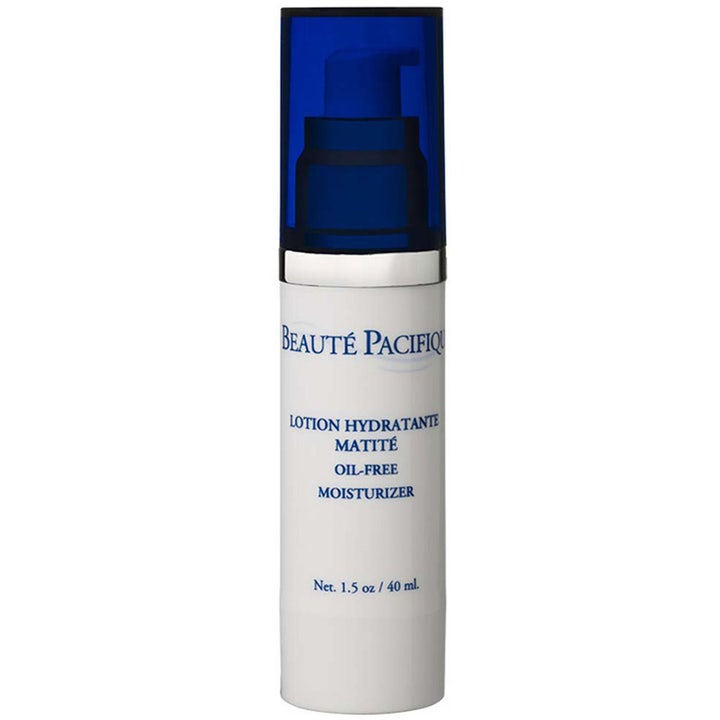 Beauté Pacifique Oil-Free Moisturizer 40 ml öljytön kosteusvoide valkoisessa pumppupullossa tummansinisellä korkilla.