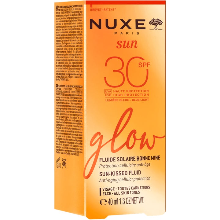 Nuxe Sun-Kissed Fluid 40 ml heleyttävä SPF 30 aurinkovoide kasvoille oranssissa pahvipakkauksessa