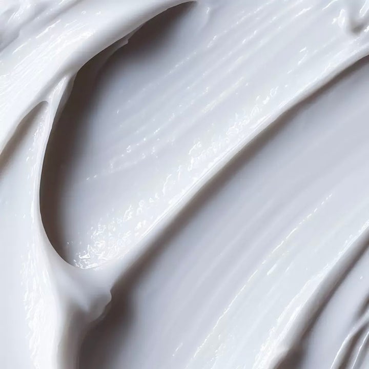 MANTLE The Extreme Cream 48h Extremely Protective Cream 50 ml suojaava kasvovoide täyteläinen valkoinen koostumus.