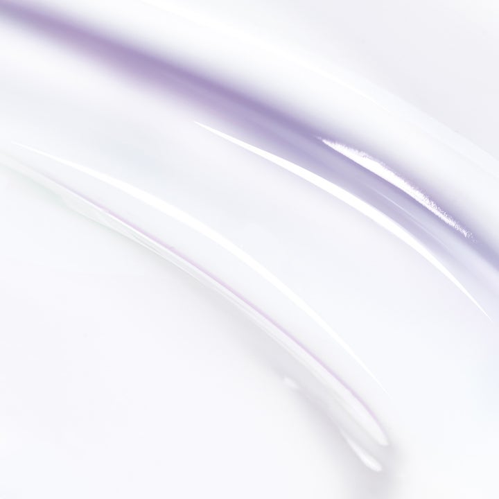 Lancôme Rénergie Multi-Lift Ultra Eye Cream 20 ml silmänympärysvoide on koostumukseltaan silkkisen valkoista.