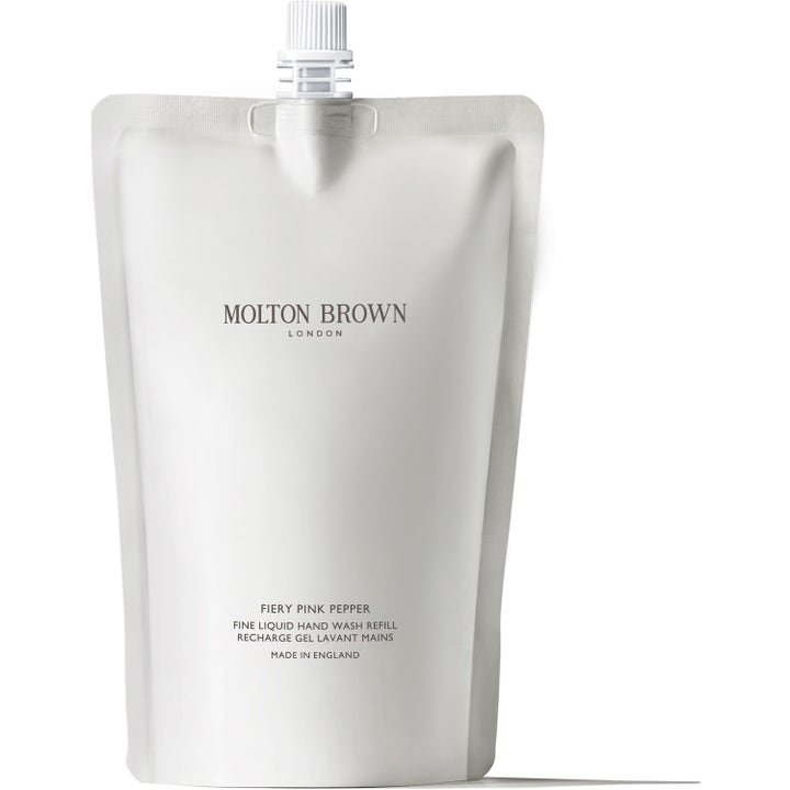 Molton Brown Fiery Pink Pepper 400 ml käsisaippuan täyttöpakkaus on valkoinen pussi valkoisella korkilla.