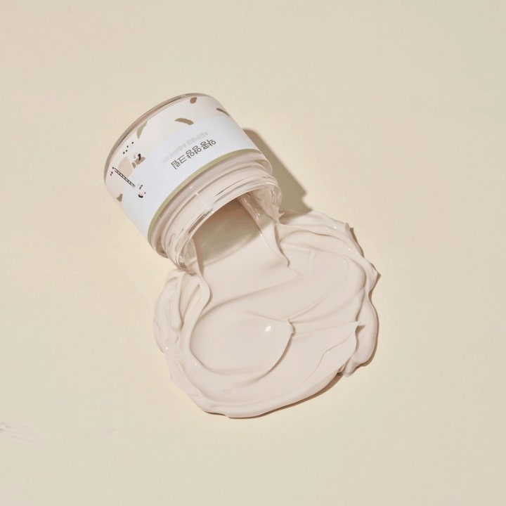 Round Lab Soybean Nourishing Cream 80 ml ravitseva kasvovoide ja sen täyteläinen, vaalea koostumus.