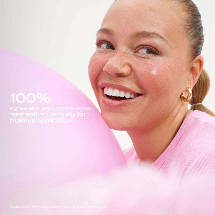 Lumene Bounce Eye Cream 10 ml pehmentävä silmänympärysvoide sekä hymyilevä nainen ja vaaleanpunainen ilmapallo
