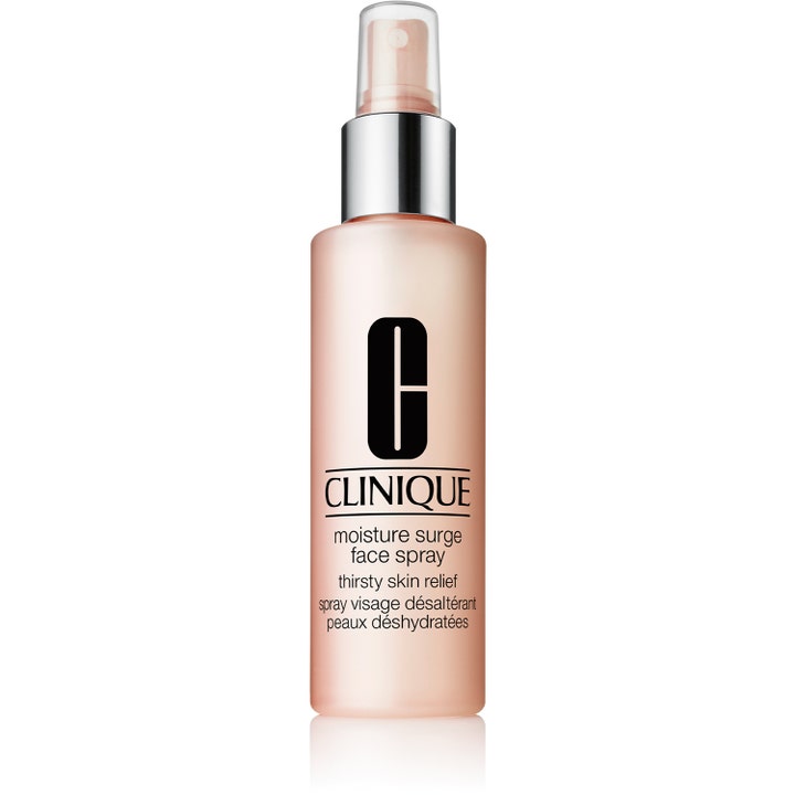 Clinique Moisture Surge Face Spray 125 ml kosteuttava kasvosuihke persikanvärisessä huurteisessa pullossa hopeisin yksityiskohdin.