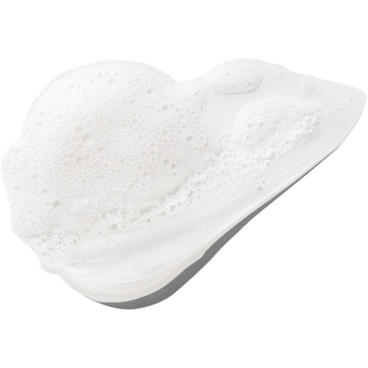 Clinique Moisture Surge & All About Clean puhdistusgeeli, jossa on kevyt ja ilmava valkoinen vaahtokoostumus.