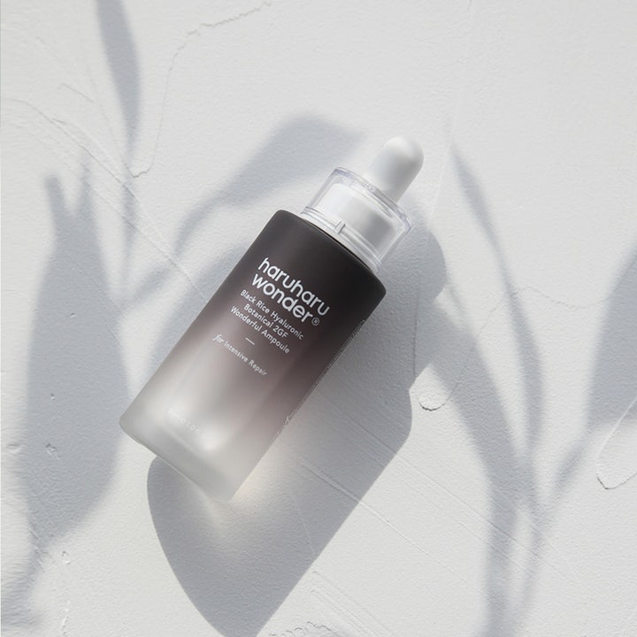 haruharu wonder Black Rice Hyaluronic Botanical 2GF wonderful Ampoule 30 ml uudistava seerumi liukuvärjätyssä pullossa