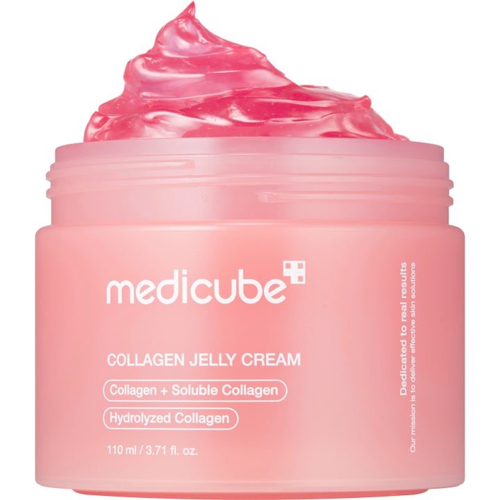 Medicube Collagen Jelly Cream 110 ml kiinteyttävä kasvovoide ja kirkkaan vaaleanpunainen hyytelömäinen koostumus.