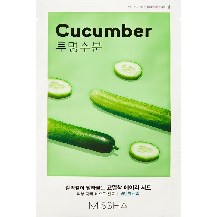 Missha Airy Fit Sheet Mask Cucumber 19 g kosteuttava kangasnaamio vihreässä pakkauksessa kurkkuviipaleilla