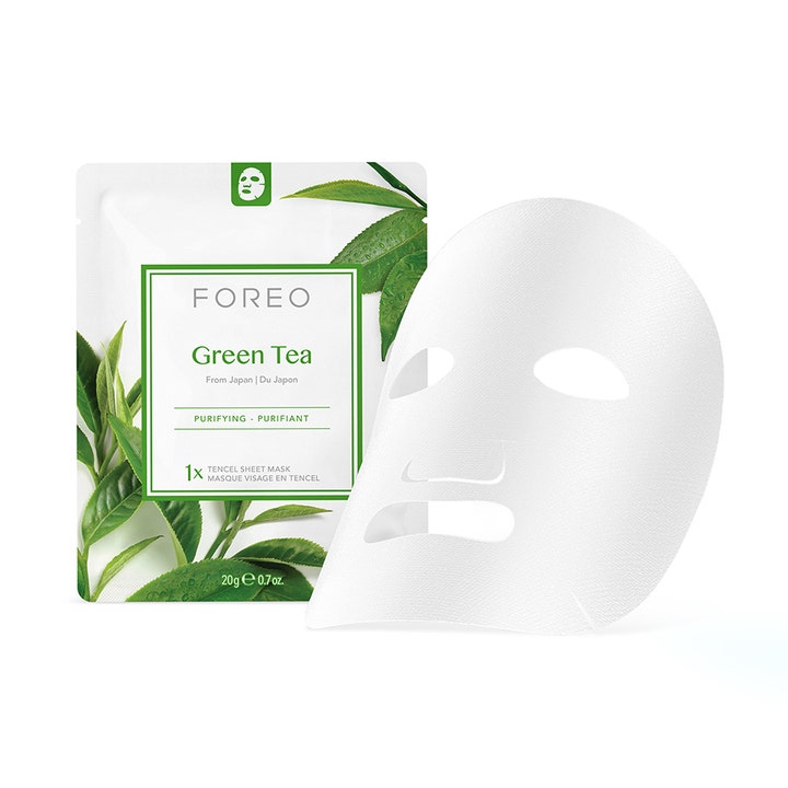 FOREO Farm To Face Green Tea 20 g puhdistava kangasnaamio sekä valkoinen naamio ja vihreä pakkaus