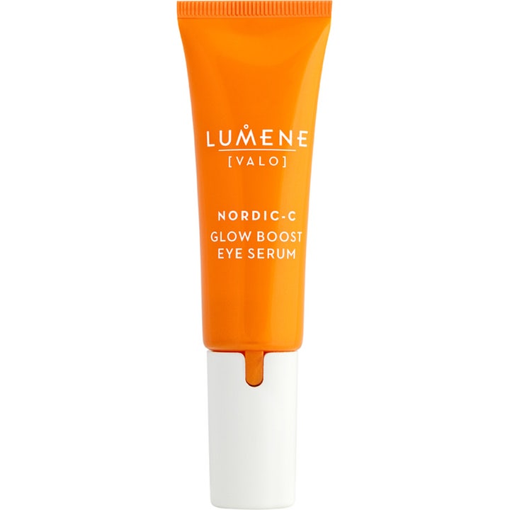 Lumene Nordic-C Glow Boost Eye Serum heleyttävä silmänympärysseerumi oranssissa tuubissa valkoisella korkilla.