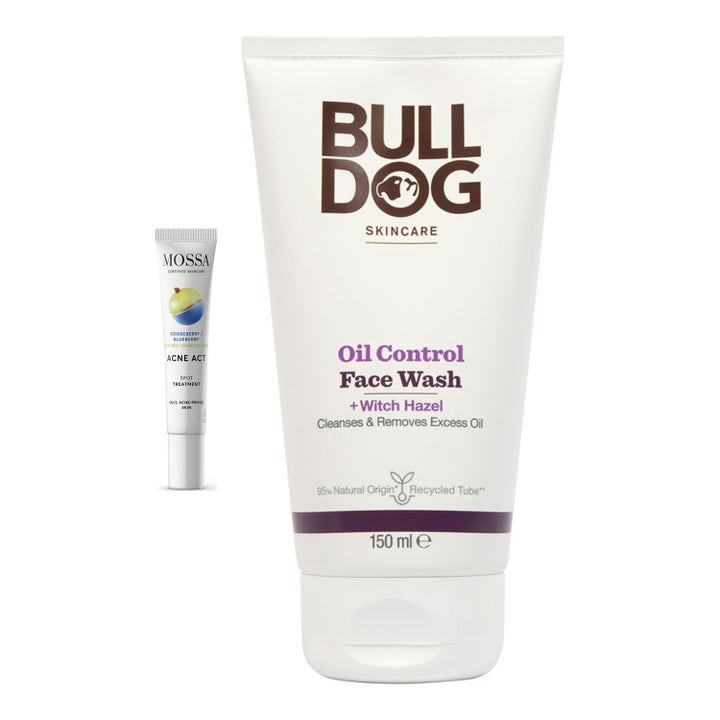 Bulldog Oil Control Face Wash 150 ml ja Mossa Acne Act Spot Treatment puhdistavat ihoa valkoisissa muovituubeissa.