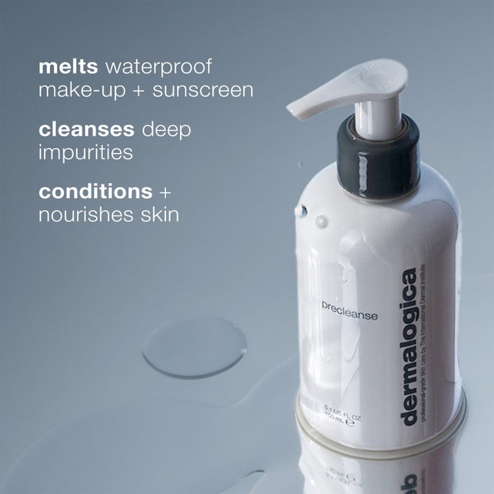 Dermalogica PreCleanse 295 ml puhdistusöljy valkoisessa pumppupullossa poistaa meikin ja ravitsee ihoa.