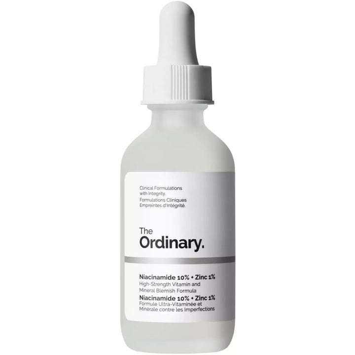The Ordinary Niacinamide 10% + Zinc 1% 30 ml seerumi epäpuhtauksia vastaan huurteisessa lasipullossa.