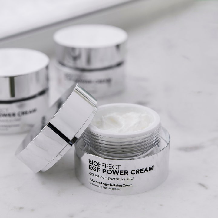 Bioeffect EGF Power Cream 50 ml uudistava kasvovoide täyteläisellä koostumuksella hopeisessa purkissa.