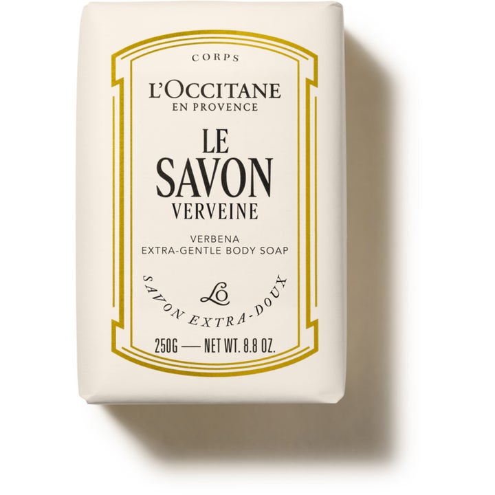 L'Occitane Le Savon Verveine 250g hellävarainen palasaippua kermanvalkoisessa kääreessä kultaisilla yksityiskohdilla.